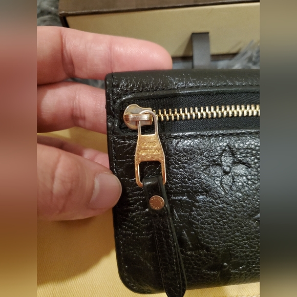 Louis Vuitton Monogram Empreinte key pouch in black - Picture 9 of 16